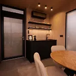 Hannah Mirror Tiny House 's-Hertogenbosch (Den Bosch)