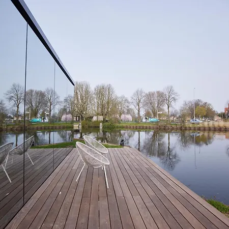 Campsite Hannah Mirror Tiny House 's-Hertogenbosch (Den Bosch)