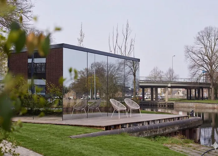 Hannah Mirror Tiny House