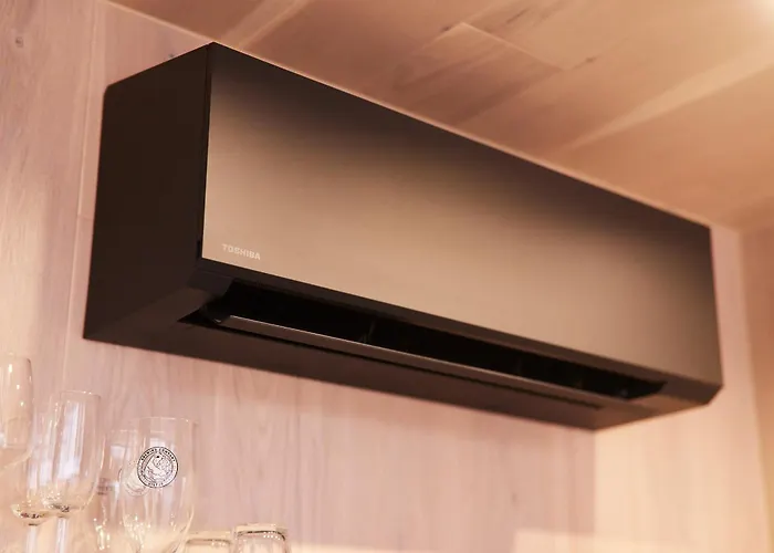 Hannah Mirror Tiny House *