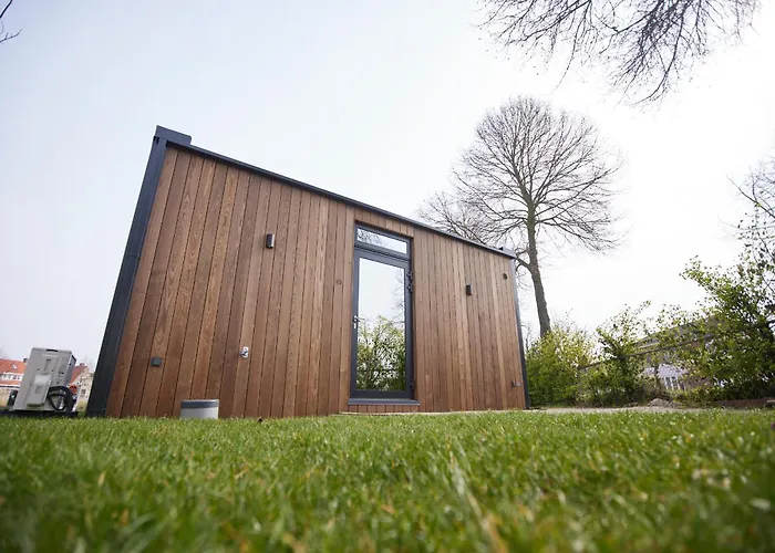 Hannah Mirror Tiny House * 登博斯