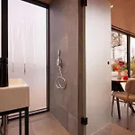 Hannah Mirror Tiny House 营地